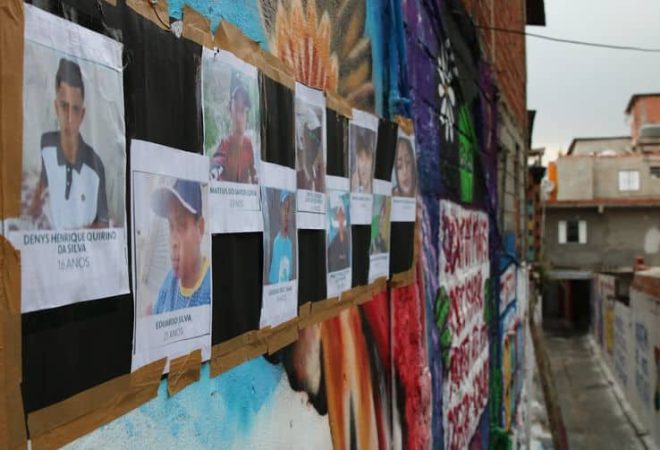 Beco é grafitado para homenagear os jovens mortos em Paraisópolis no ultimo domingo (1/12).