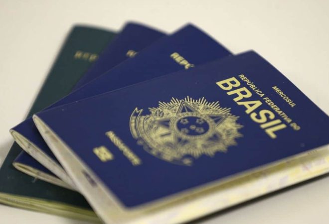 Passaporte brasileiro.
