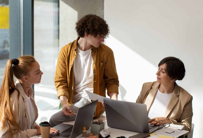 people-working-office-medium-shot