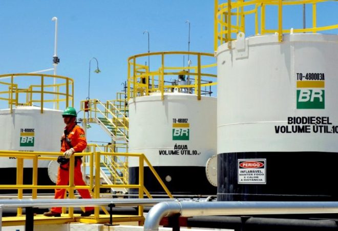 petrobras-funcionario-a-750x500
