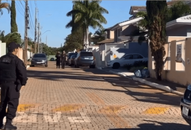 pf-na-casa-de-bolsonaro-750x425