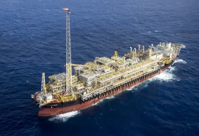 plataforma_fpso_cidade_de_itaguai_e_um_navio_petroleiro_adaptado_-_foto_andre_motta-petrobras