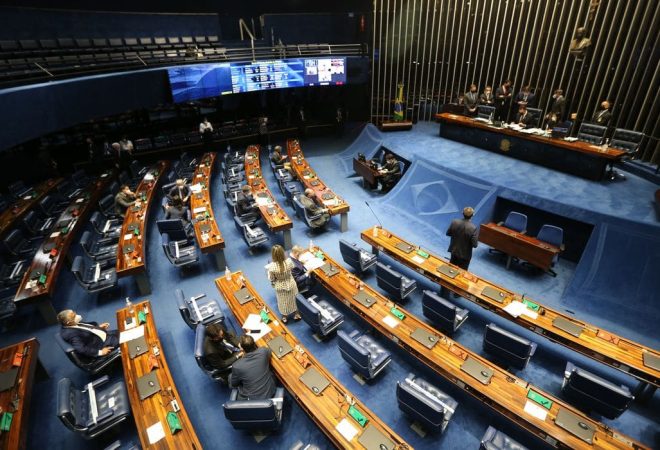 Plenário do Senado Federal durante sessão deliberativa ordinária semipresencial.