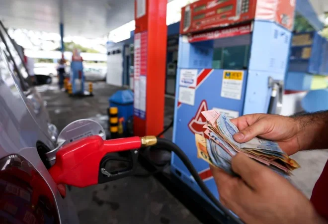 posto-combustivel-dinheiro-agencia-brasil