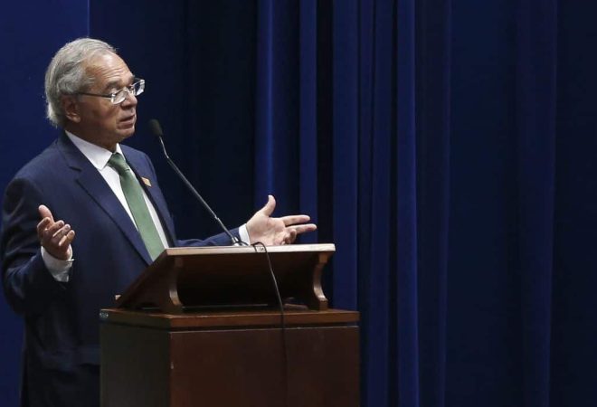 O ministro da Economia Paulo Guedes, participa do lançamento do modelo regulatório do Inmetro, no Auditório Dom João VI, da Imprensa Nacional.