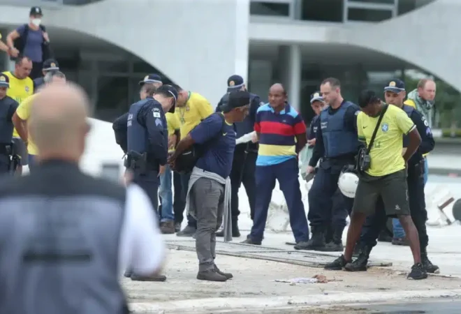 protestantes presos brasilia 8 janeiro
