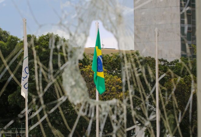 Janelas danificadas no Palácio do Planalto após atos terroristas no ultimo domingo