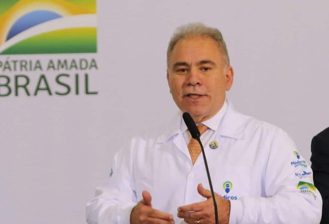 O ministro da Saúde, Marcelo Queiroga, participa da apresentação dos primeiros profissionais que irão fortalecer o atendimento à população pelo programa Médicos pelo Brasil.
