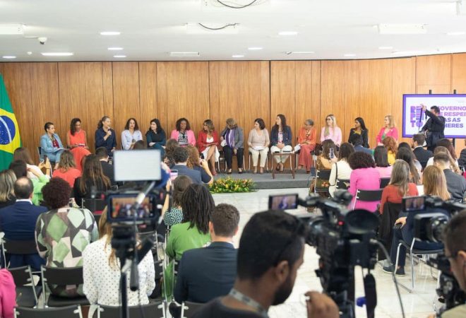 O governo federal abre as atividades comemorativas do Dia Internacional da Mulher. Participam a primeira-dama, Janja da Silva; as presidentes da Caixa Econômica Federal, Rita Serrano, e do Banco do Brasil (BB), Tarciana Medeiros; e as 11 ministras mulheres do governo Lula.