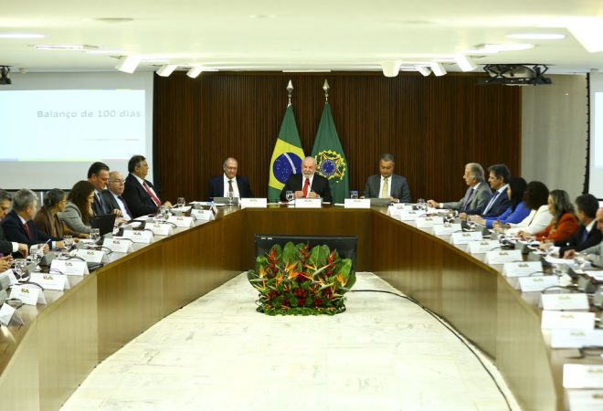 Brasília (DF), 03/04/2023 - O presidente Luiz Inácio Lula da Silva e ministros fazem reunião de balanço de 100 dias de governo, no Palácio do Planalto.