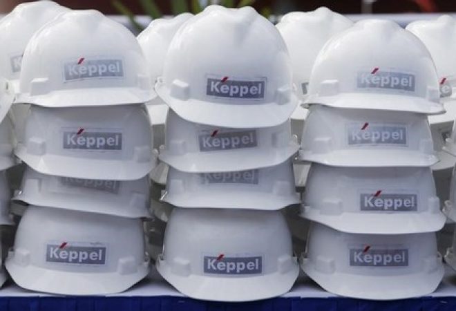 Capacetes da Keppel Corp vistos em Cingapura