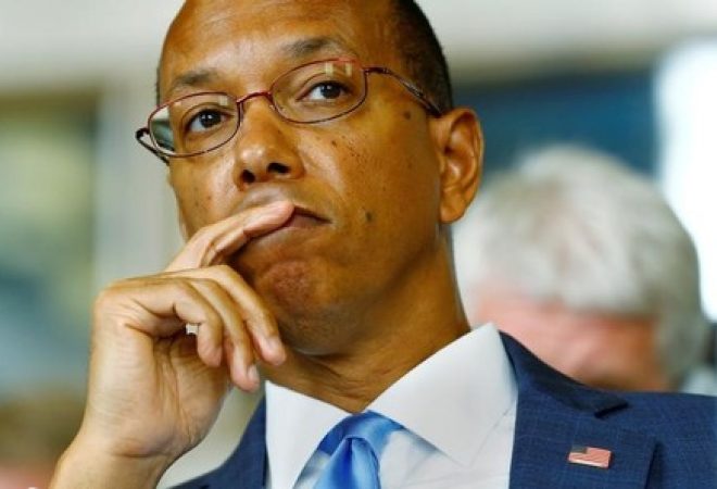 Embaixador norte-americano para o desarmamento, Robert Wood, durante conferência em Genebra