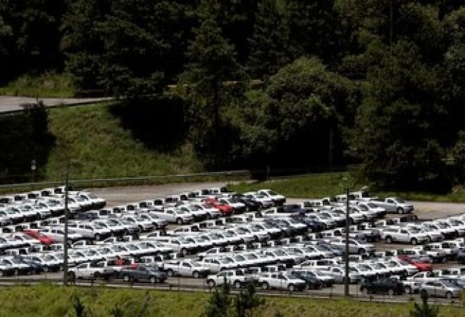 Novos veículos da Volkswagen em estacionamento da fábrica da montadora em São Bernardo do Campo, no Brasil