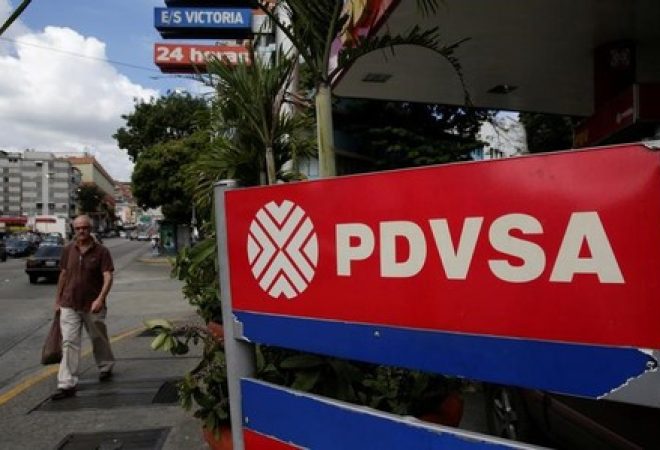 Posto de combustíveis da PDVSA em Caracas, capital da Venezuela