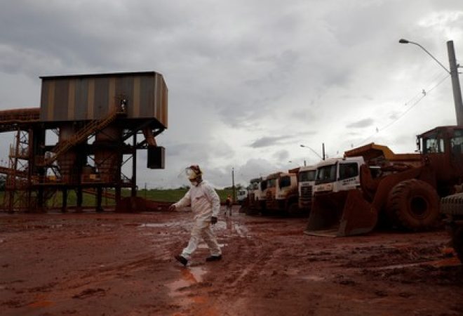 Área interditada de resíduo de rejeitos da refinaria de bauxita da Hydro Alunorte em Barcarena, no Pará