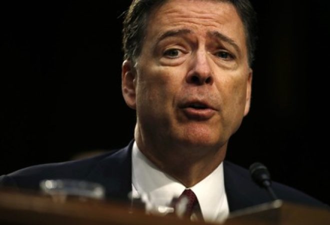 Ex-diretor do FBI James Comey durante audiência de comissão de inteligência do Senado em Washington