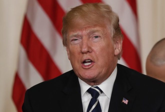 Trump fala ao lado de premiê japonês Abe em Palm Beach