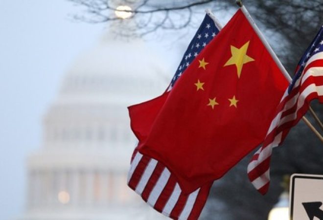 Bandeira da China e dos Estados Unidos, em Washington