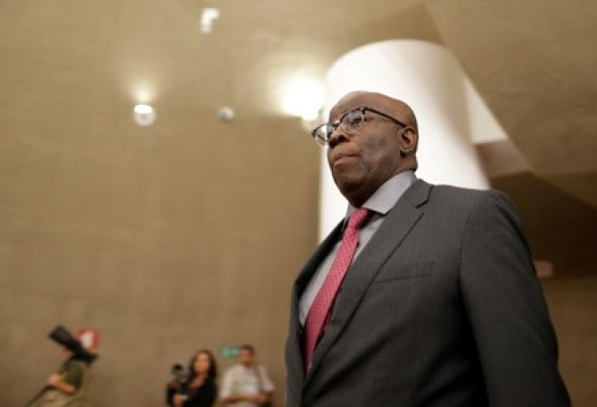 Joaquim Barbosa chega a evento em Brasília