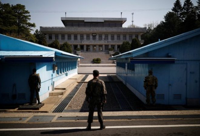 Soldados da Coreia do Sul no vilarejo de trégua de Panmunjom