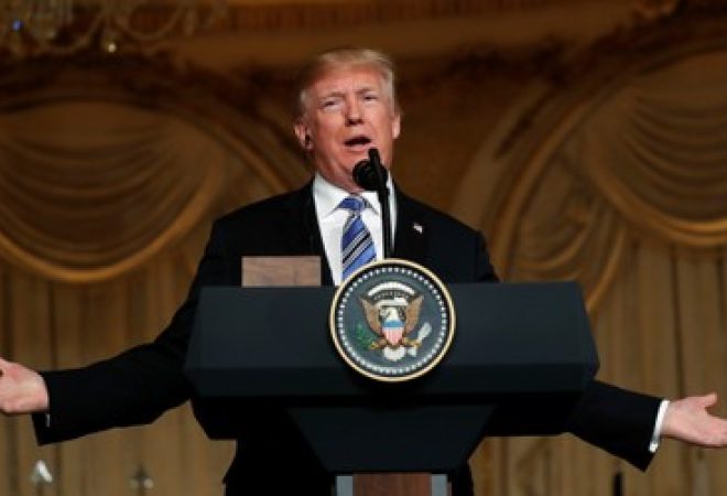 Presidente dos EUA, Donald Trump, durante entrevista coletiva em Palm Beach