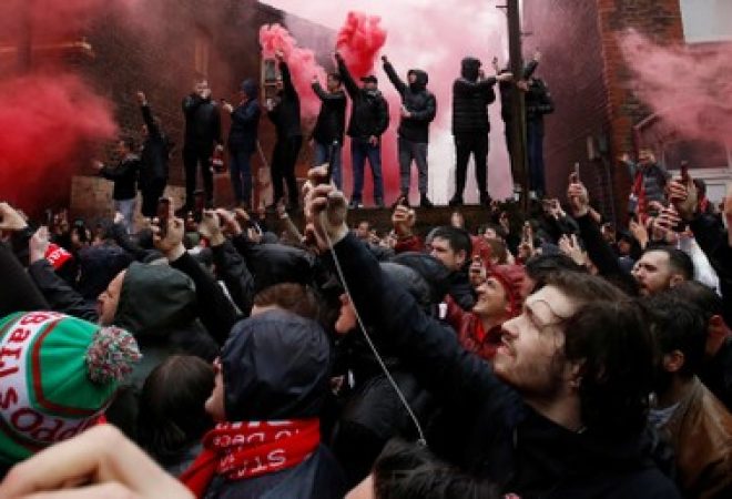 Torcedores do Liverpool antes de jogo com Roma