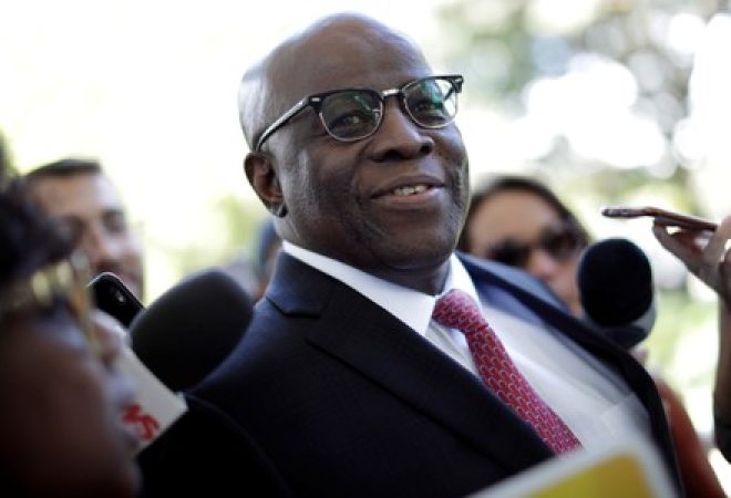 Joaquim Barbosa, ex-presidente do Supremo Tribunal Federal, antes de reunião com a comissão eleitoral do PSB em Brasília