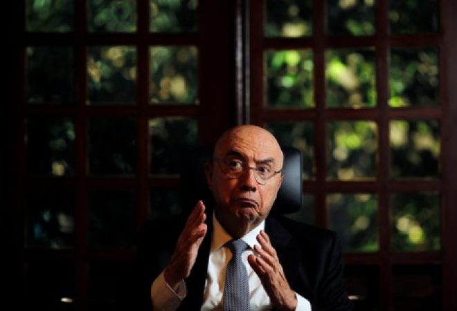 Henrique Meirelles durante entrevista à Reuters em Brasília