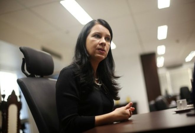 Ministra-chefe da AGU, Grace Mendonça, durante entrevista à Reuters em Brasília