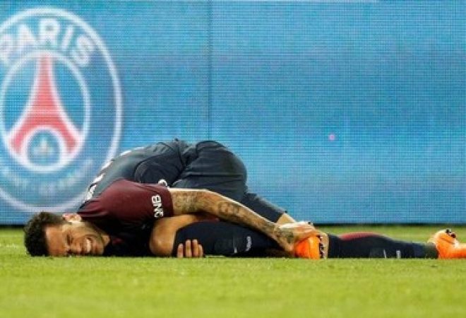 Lateral-direito Daniel Alves