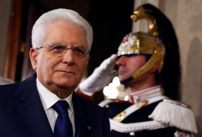 Presidente da Itália, Sergio Mattarella, após falar com jornalistas no Palácio Quirinale, em Roma