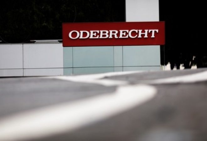 Logo da Odebrecht em frente a sede da empresa em São Paulo
