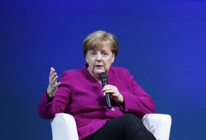 Chanceler Merkel fala durante evento em Muenster