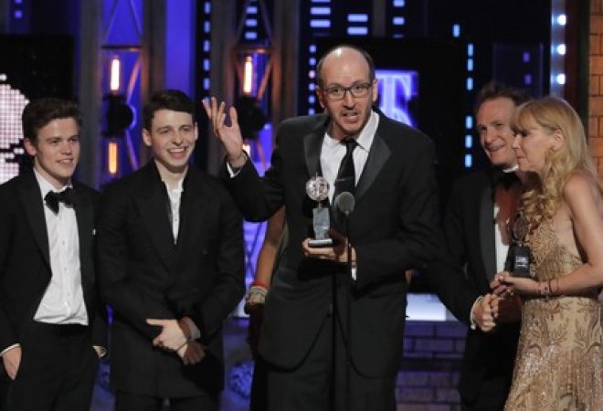 Elenco de "Harry Potter e a Criança Amaldiçoada" na premiação do Tony