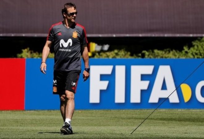 Julen Lopetegui durante treinamento da seleção da Espanha em Krasnodar, na Rússia