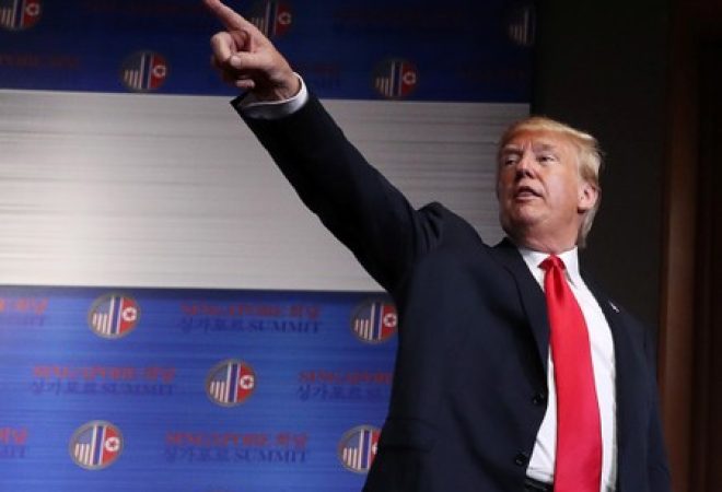 Trump durante entrevista em Cingapura