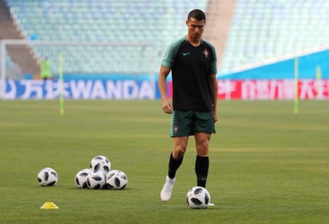 Cristiano Ronaldo em treino de Portugal em Sochi