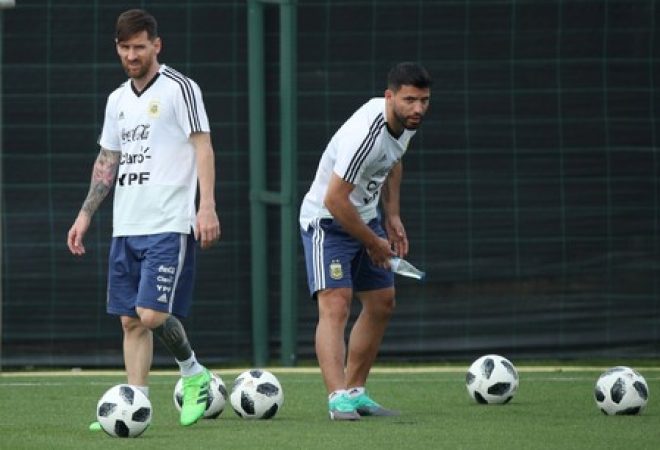 Sergio Aguero e Lionel Messi em treino da Argentina para Copa do Mundo
