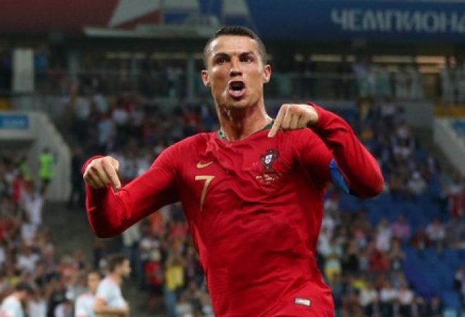 Cristiano Ronaldo comemora gol marcado contra a Espanha em Sochi, na Rússia