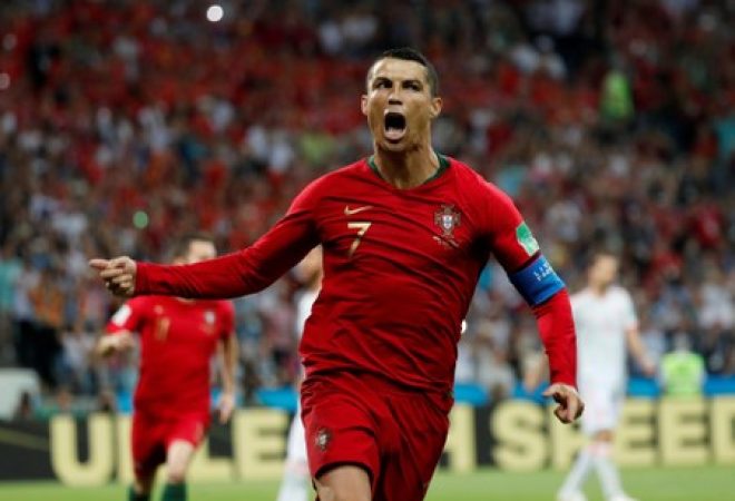 Cristiano Ronaldo comemora gol de Portugal contra Espanha