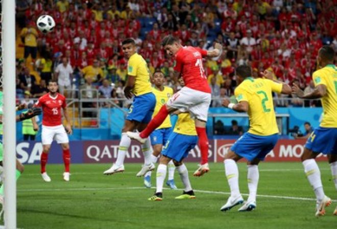 Zuber marca gol de empate da Suíça contra o Brasil