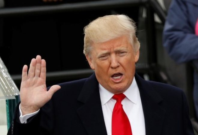 Trump anuncia aranceles del 25 por ciento en productos tecnológicos de China