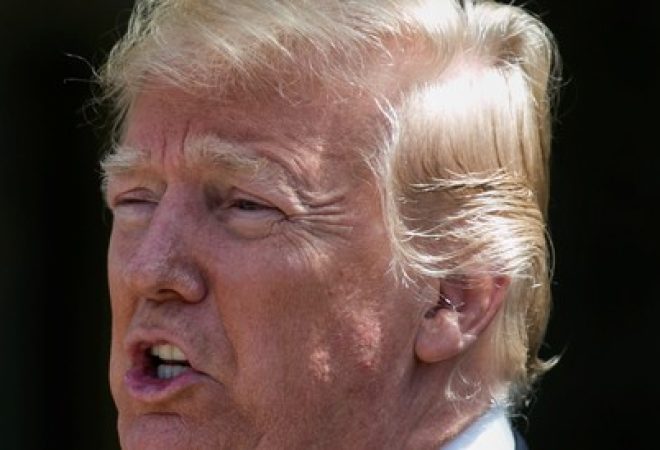 Trump durante reunião em Quebec