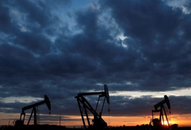 Sondas de petróleo em Vaudoy-en-Brie, França
