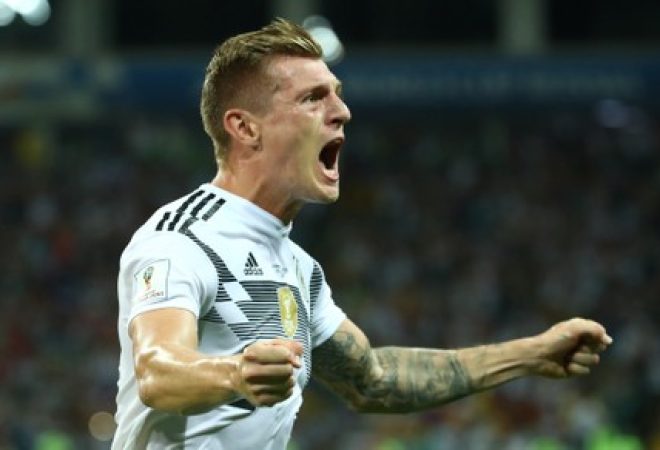Toni Kroos, da Alemanha, comemora gol marcado contra a Suécia na Copa do Mundo