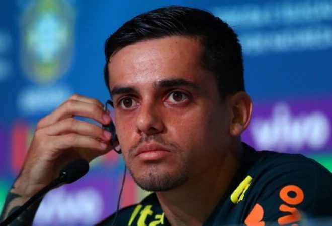 Fagner concede entrevista coletiva em Sochi