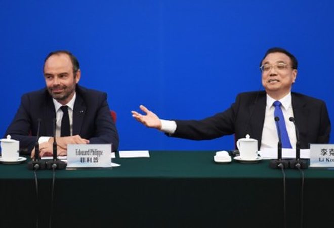 Primeiro-ministro chinês, Li Keqiang, e primeiro-ministro francês, Édouard Philippe, durante reunião em Pequim