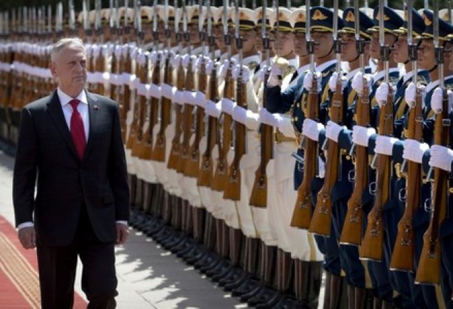 Secretário de Defesa dos EUA, Jim Mattis, durante visita a Pequim