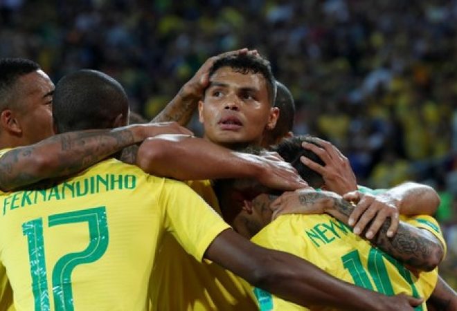Thiago Silva comemora gol do Brasil