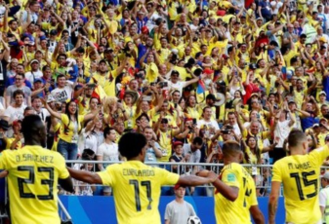 Jogadores da Colômbia comemoram vitória sobre o Senegal